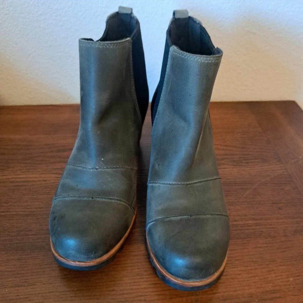 Sorel Joan of Arctic Wedge II Chelsea Boots Grey Leather NL2704-089 Womens 8